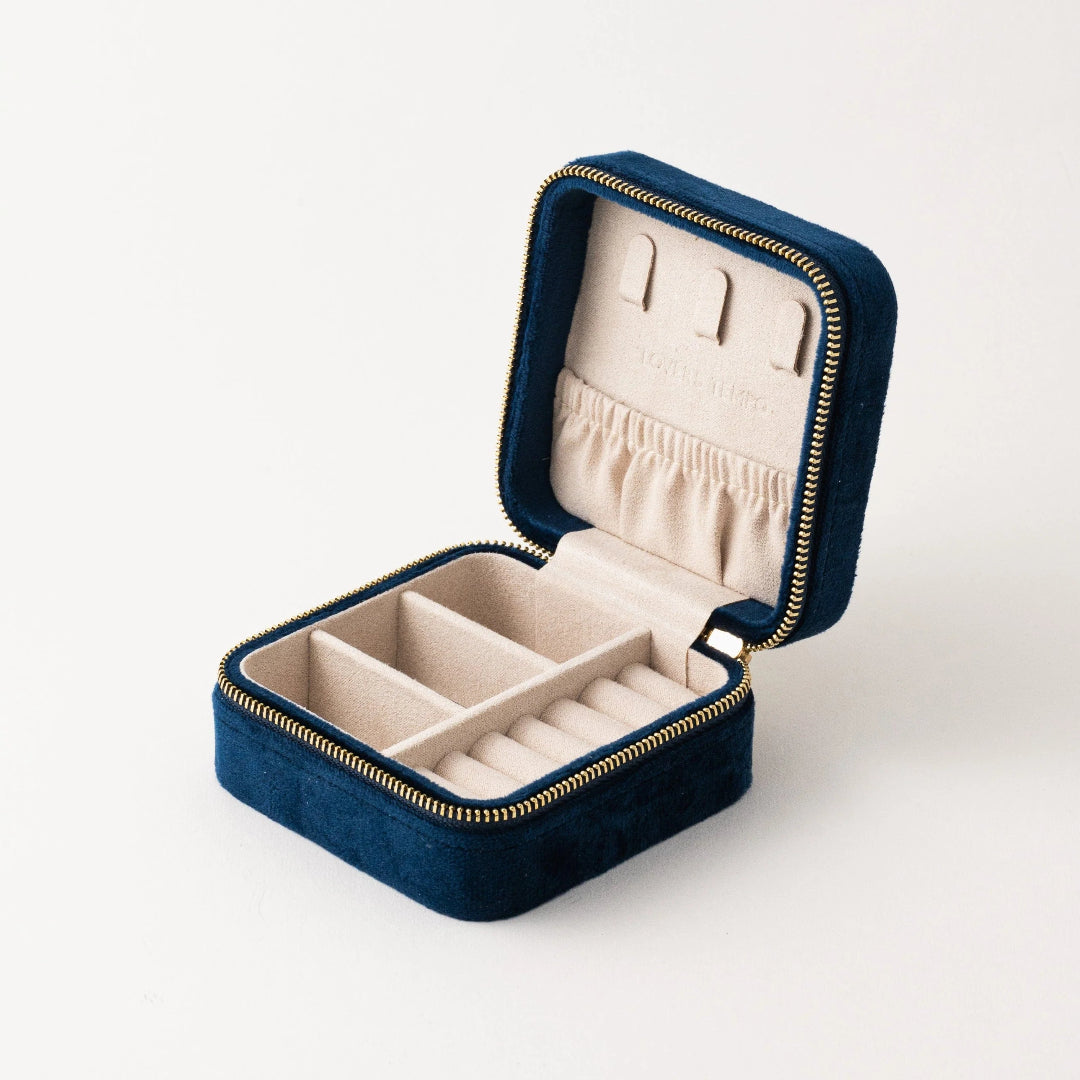 Bon Voyage Square Travel Case Saphire
